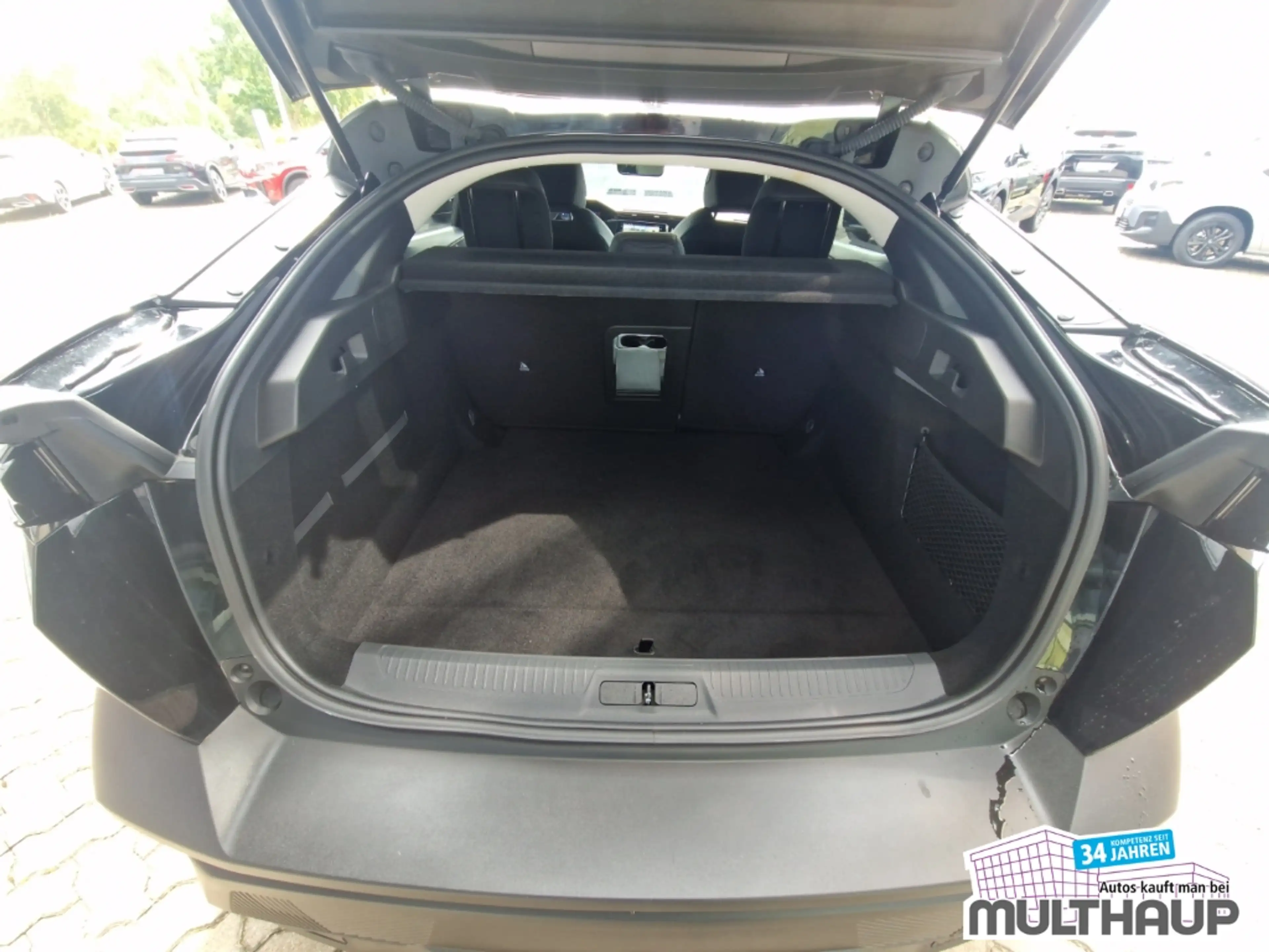 Peugeot 408 Hybrid 145 Allure LED 360 Kamera — photo 14