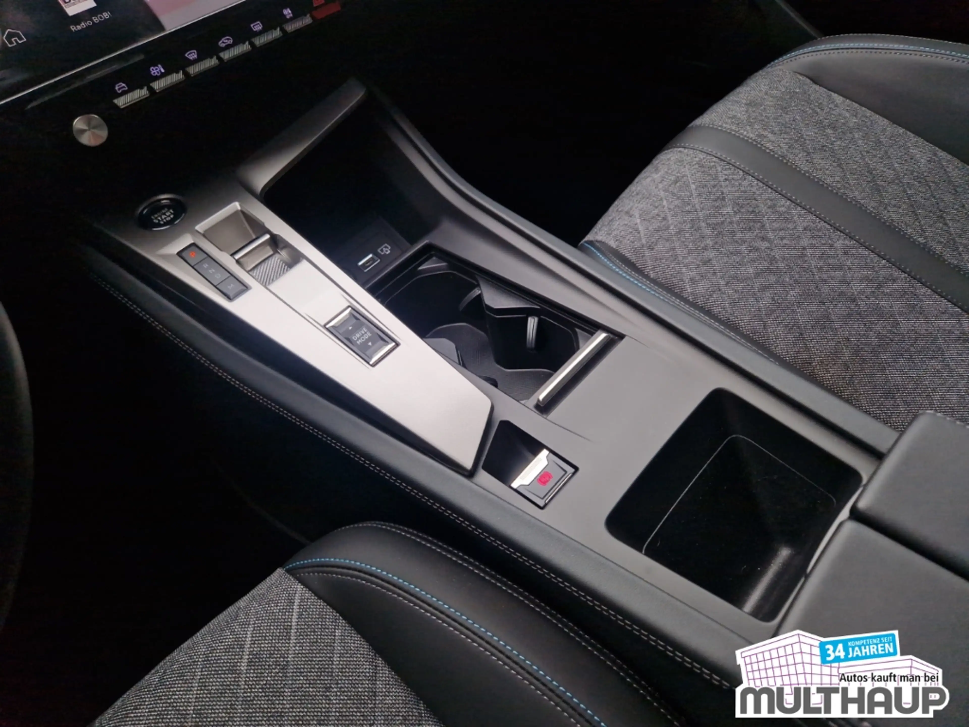 Peugeot 408 Hybrid 145 Allure LED 360 Kamera — photo 8