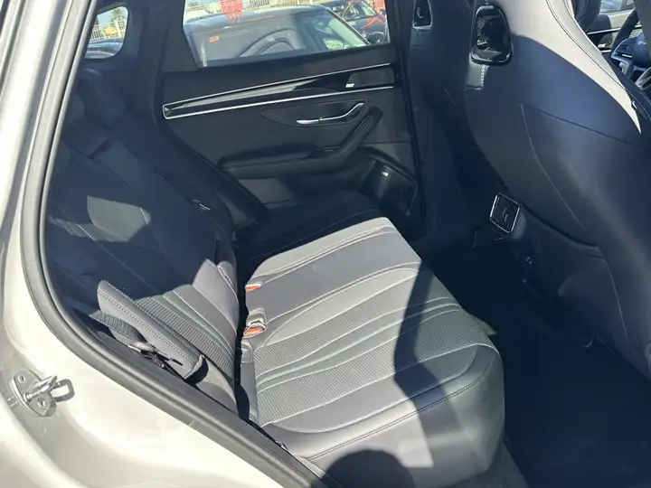 BYD Seal U DM-i COMFORT 2026, foto 25
