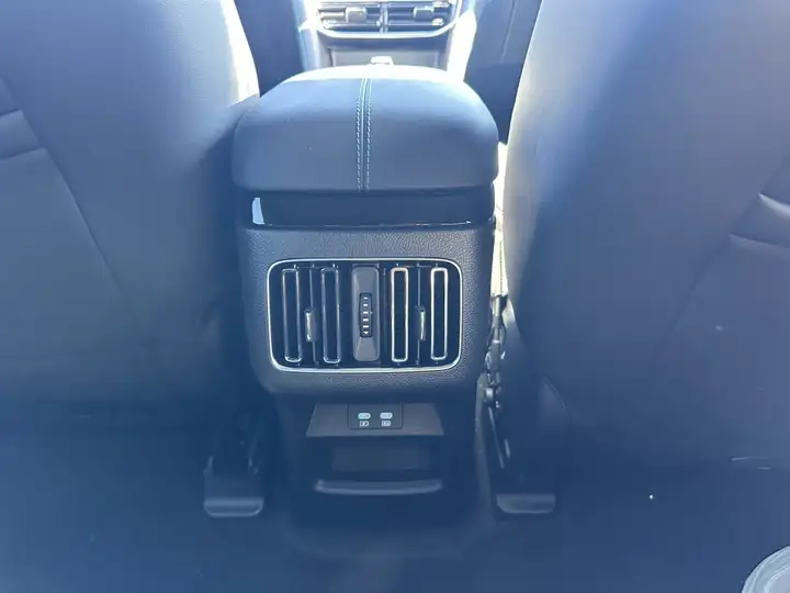 BYD Seal U DM-i COMFORT 2026, foto 24