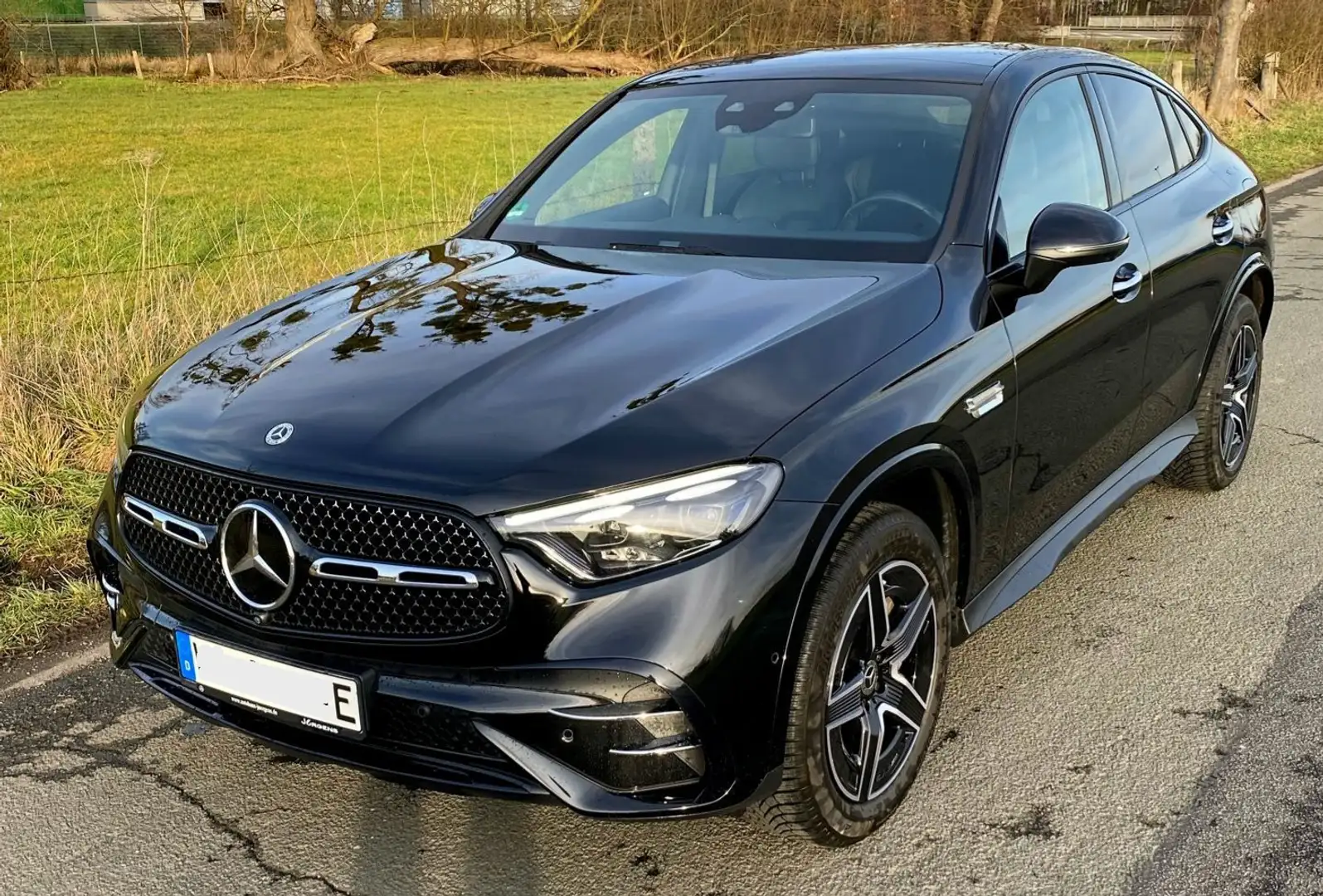 Mercedes-Benz GLC 400 GLC-Coupe 400 e 4Matic 9G-TRONIC Edition AMG Line Schwarz - 1