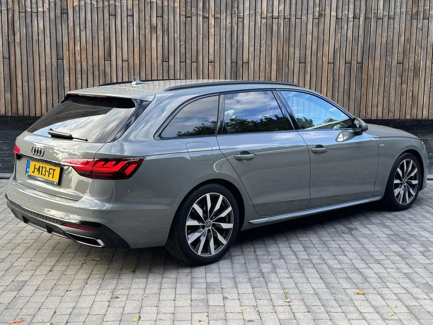 Audi A4 Avant 35 TFSI S-line Automaat | Quantumgrijs | LED Grau - 2