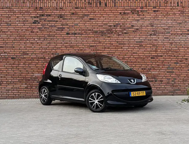 Peugeot 107 1.0-12V XS, Airco, Carplay, New APK