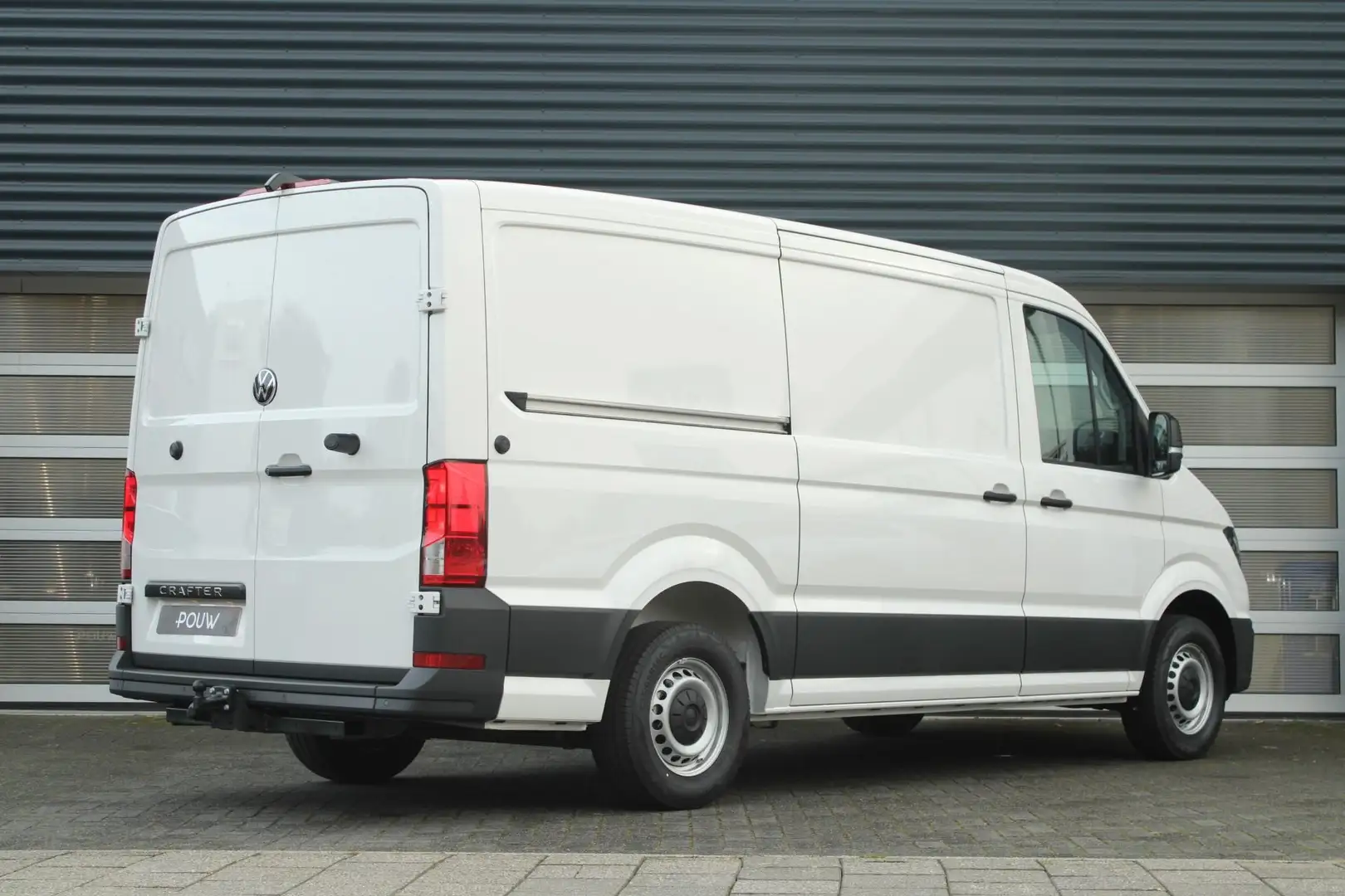 Volkswagen Crafter 30 2.0 TDI 140pk L3H2 Trendline | Trekhaak | Achte Wit - 2