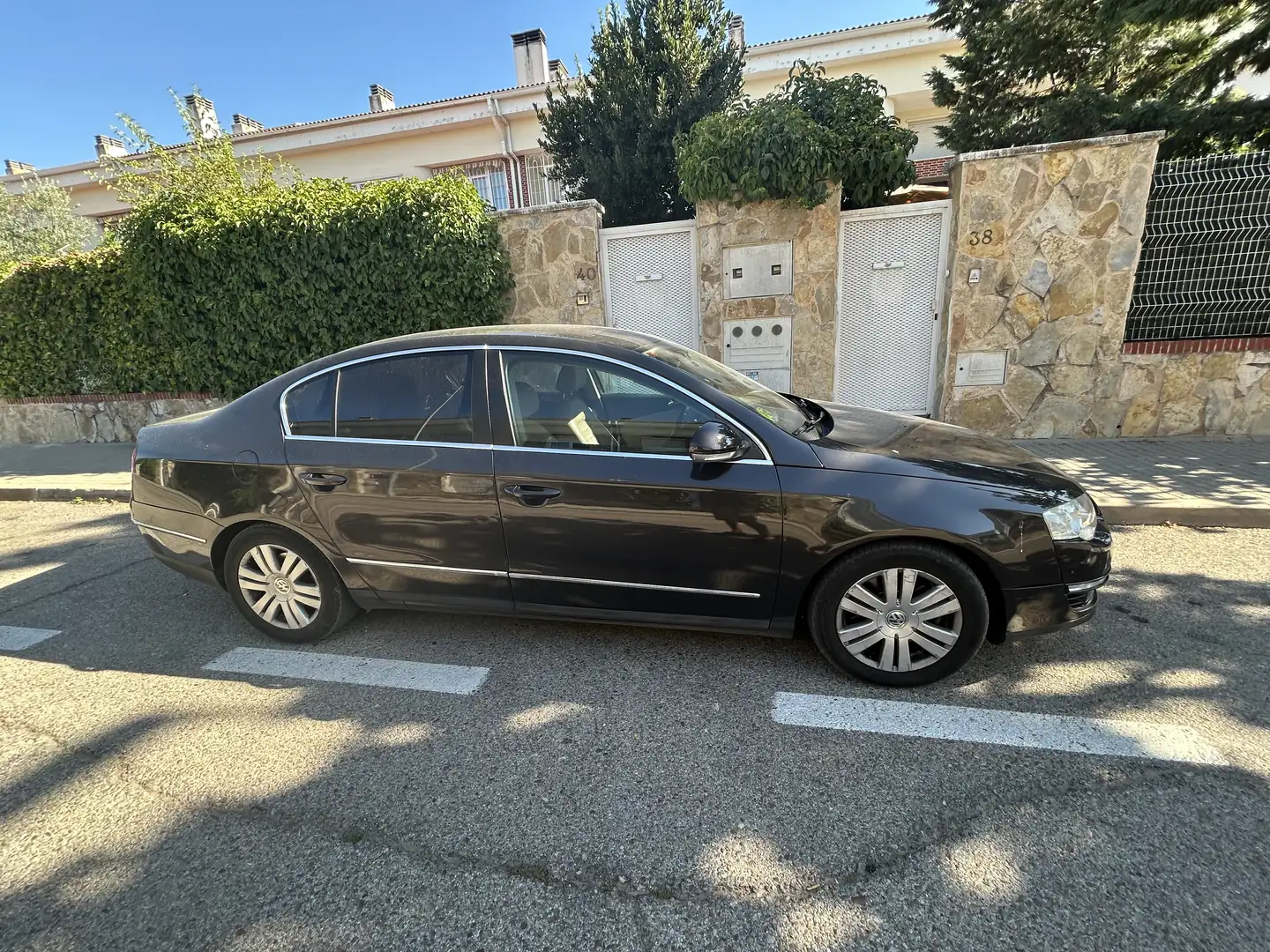 Volkswagen Passat 2.0TDI Highline DSG - 2
