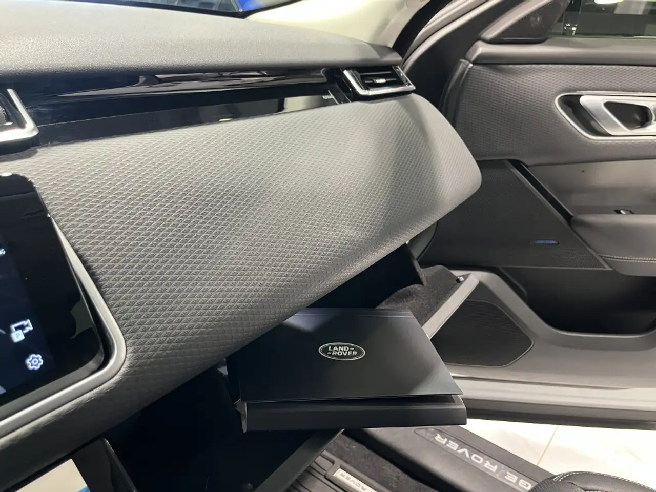 Land Rover Range Rover Velar снимка Land Rover Range Rover Velar