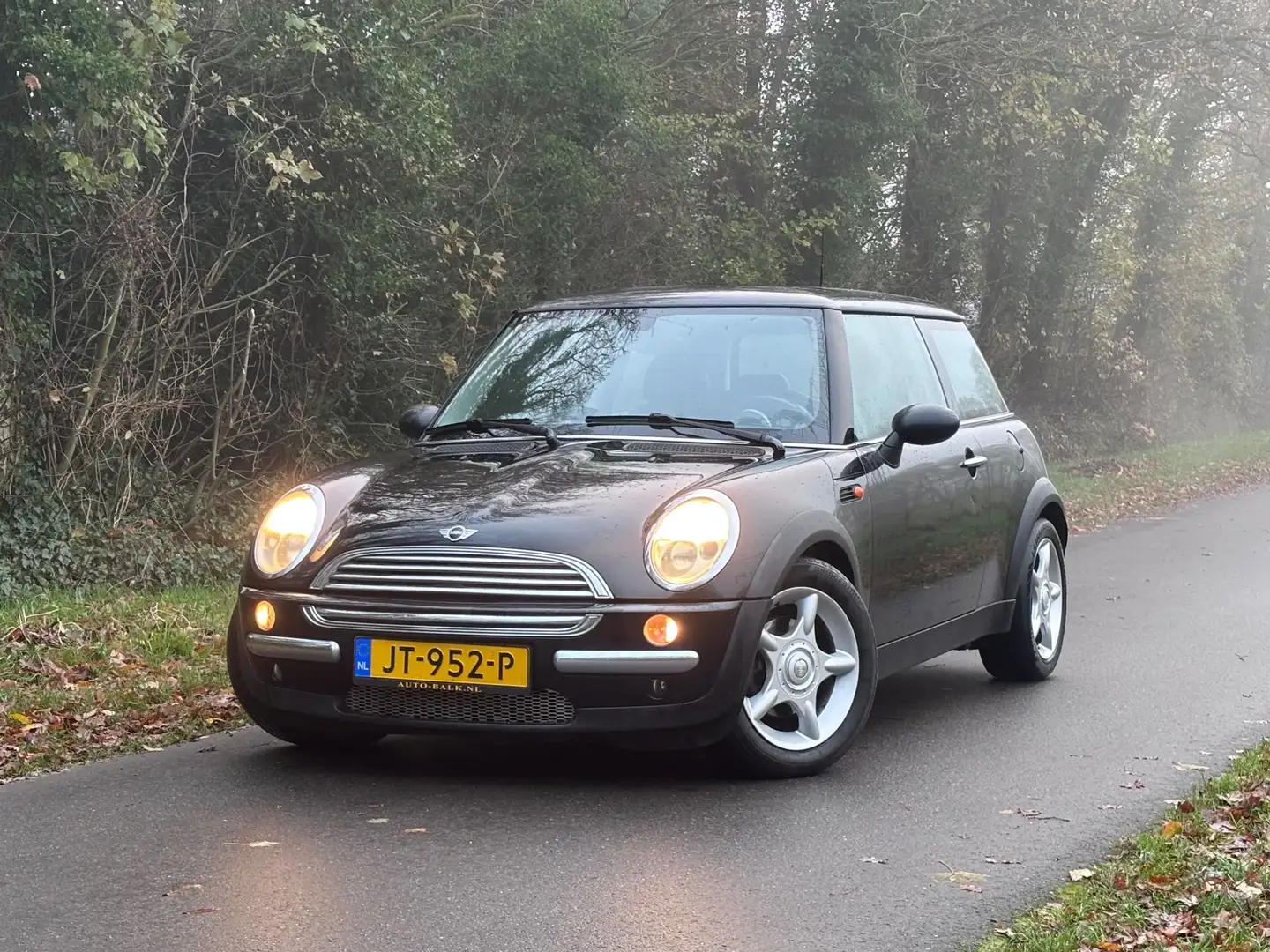 MINI Cooper Mini 1.6 | Automaat + Clima + Leder Nu € 2.450,-!! Zwart - 1