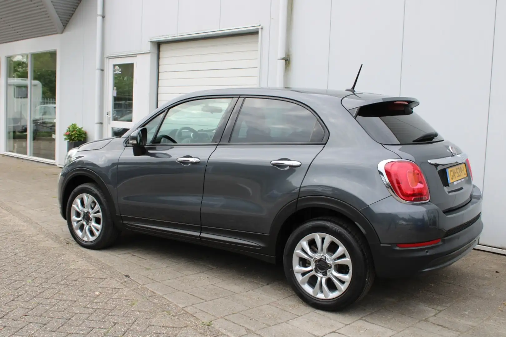 Fiat 500X 1.4 T M-Air Edition Grau - 2