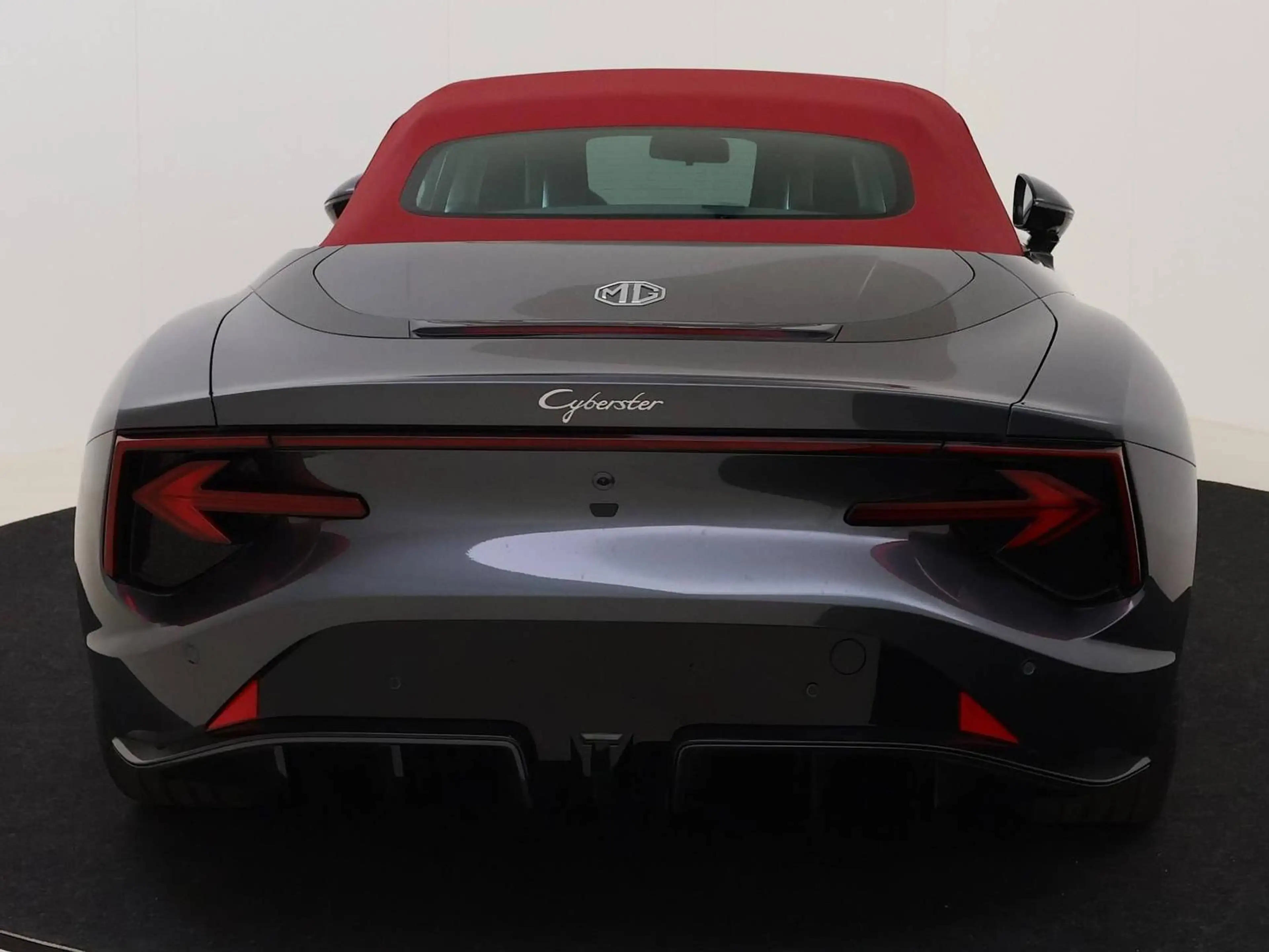 MG Cyberster Trophy Extended Range 77 kWh — photo 5