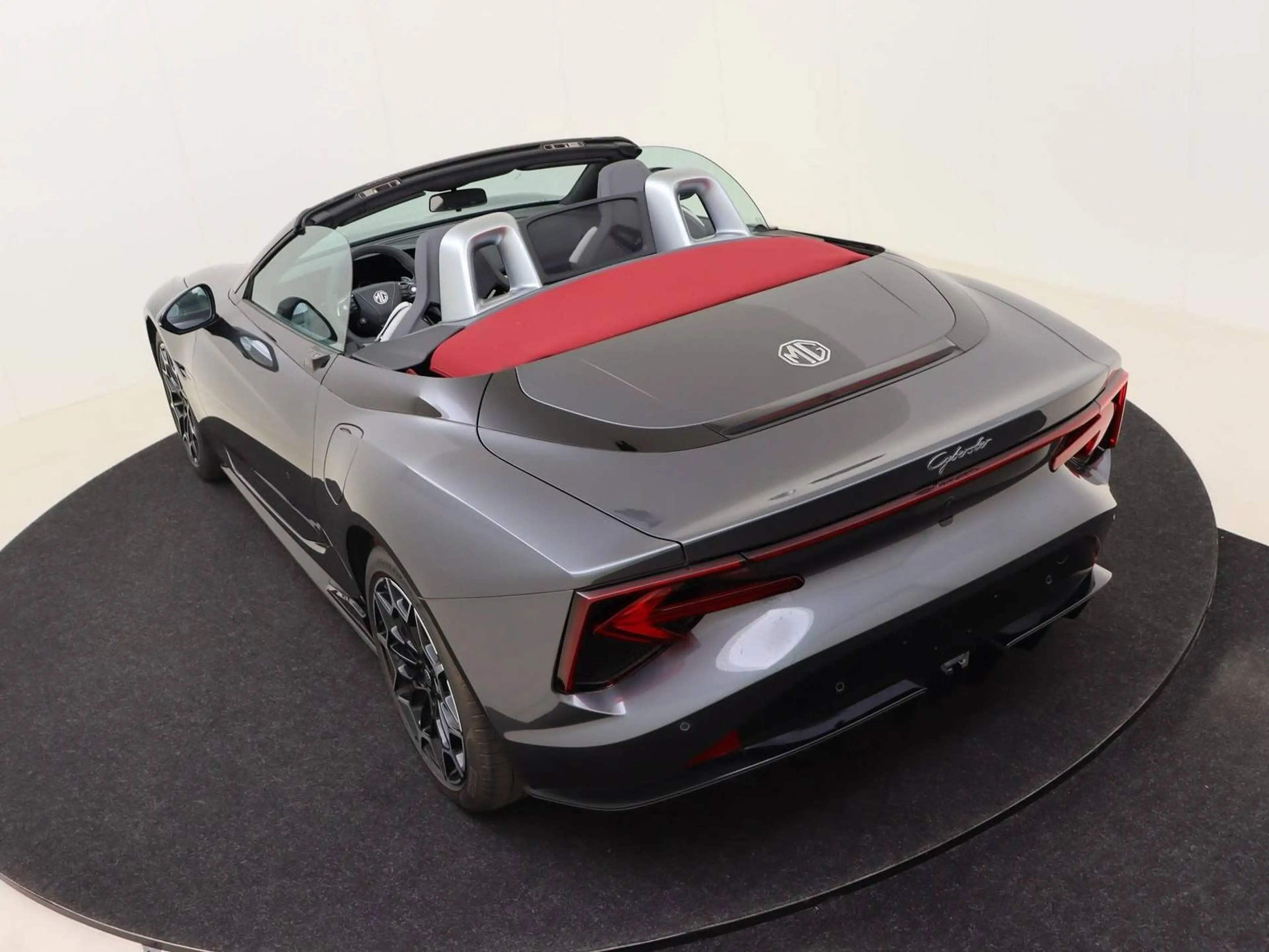 MG Cyberster Trophy Extended Range 77 kWh — photo 7