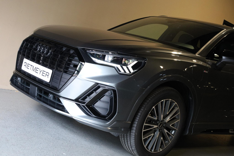 Audi Q3 45 TFSI e S edition |Gevlakt stuur |Sfeerverlichti — photo 12