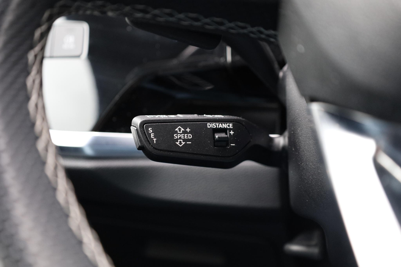 Audi Q3 45 TFSI e S edition |Gevlakt stuur |Sfeerverlichti — photo 31