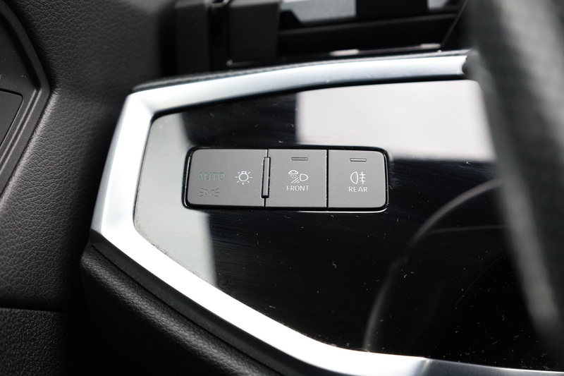Audi Q3 45 TFSI e S edition |Gevlakt stuur |Sfeerverlichti — photo 45