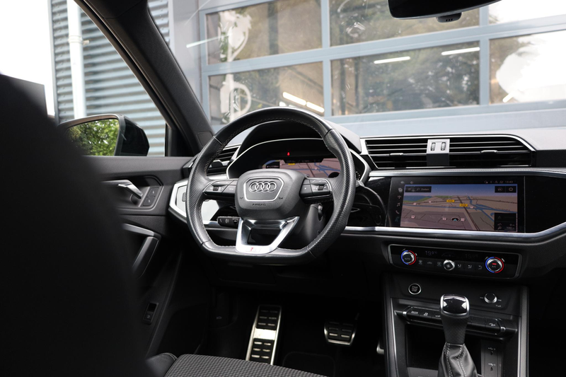 Audi Q3 45 TFSI e S edition |Gevlakt stuur |Sfeerverlichti — photo 4