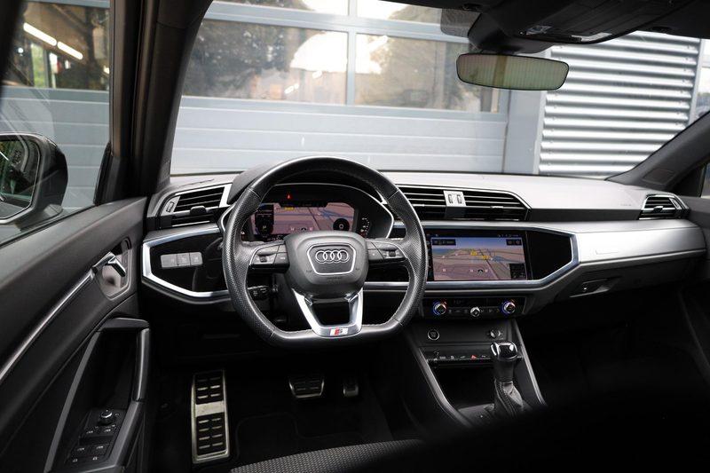 Audi Q3 45 TFSI e S edition |Gevlakt stuur |Sfeerverlichti — photo 15
