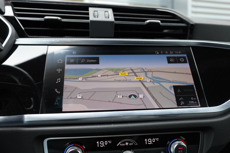 Audi Q3 45 TFSI e S edition |Gevlakt stuur |Sfeerverlichti — photo 20