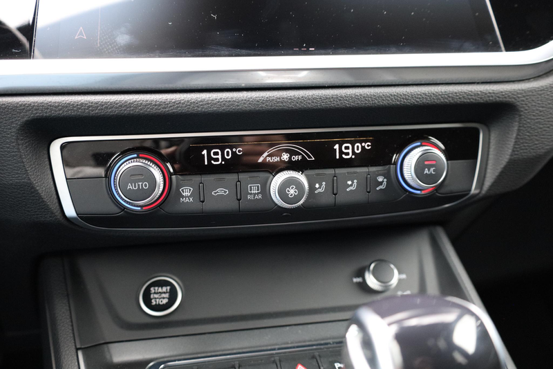 Audi Q3 45 TFSI e S edition |Gevlakt stuur |Sfeerverlichti — photo 21