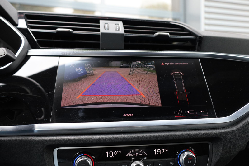 Audi Q3 45 TFSI e S edition |Gevlakt stuur |Sfeerverlichti — photo 16
