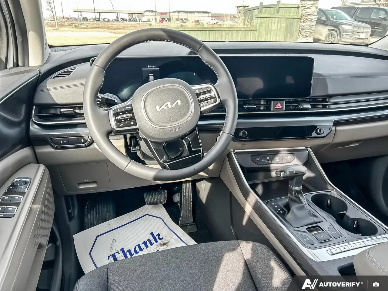 Kia Carnival снимка Kia Carnival