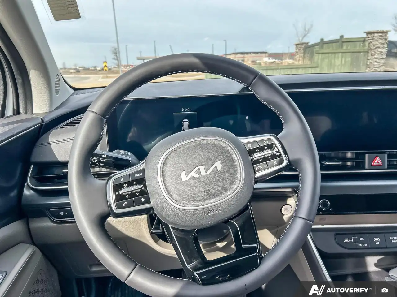 Kia Carnival снимка Kia Carnival