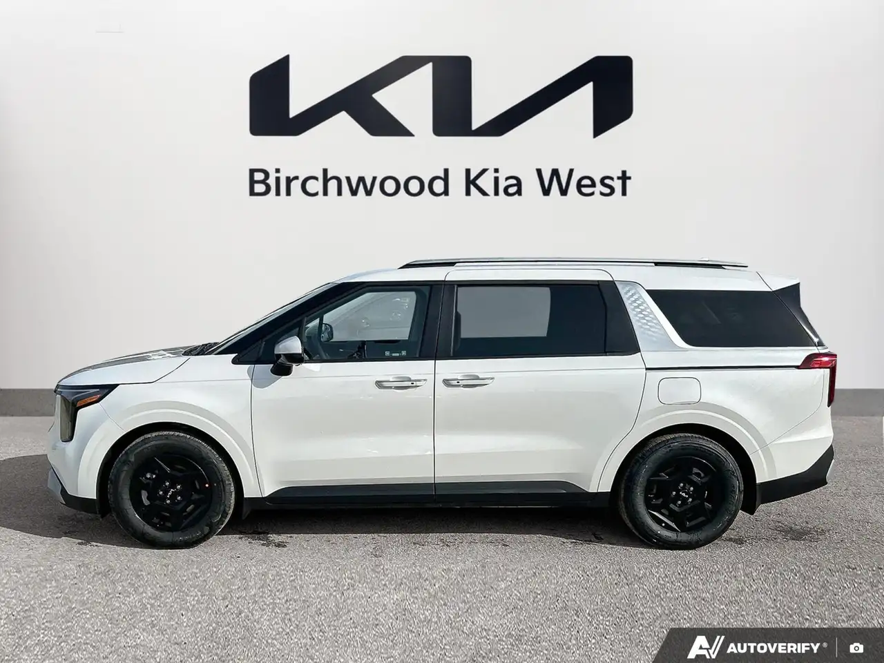 Kia Carnival снимка Kia Carnival
