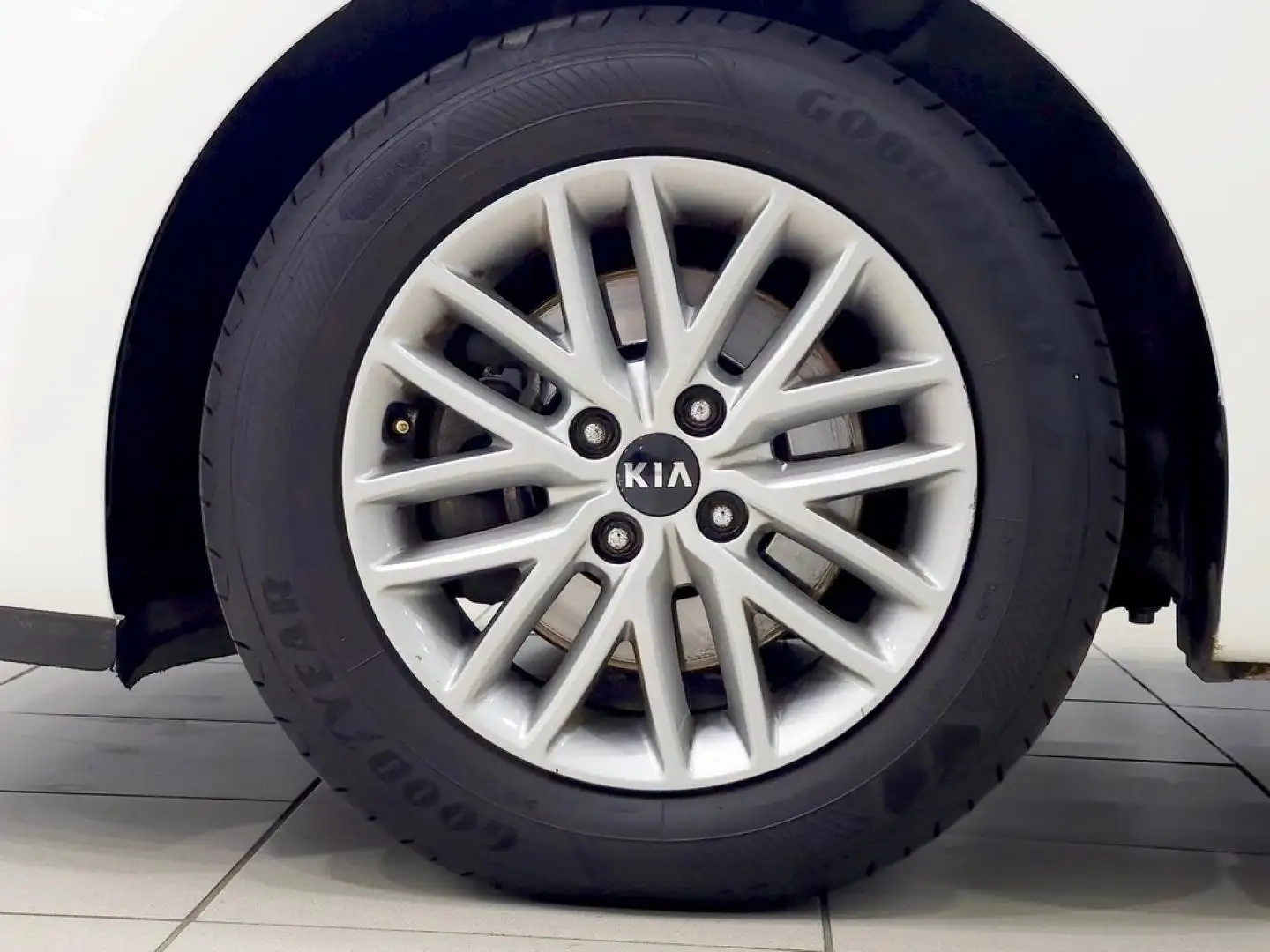 Kia Rio 1.0 T-GDi 74kW (100CV) Drive Weiß - 2