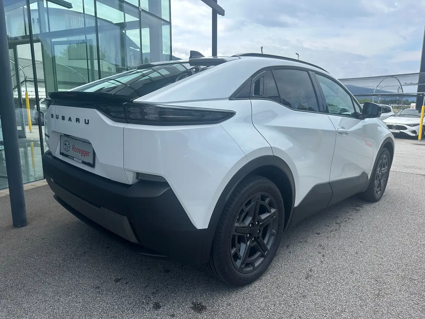 Subaru Uncharted Nazomi AWD Aut. 77 kWh *SAFE8* Weiß - 2