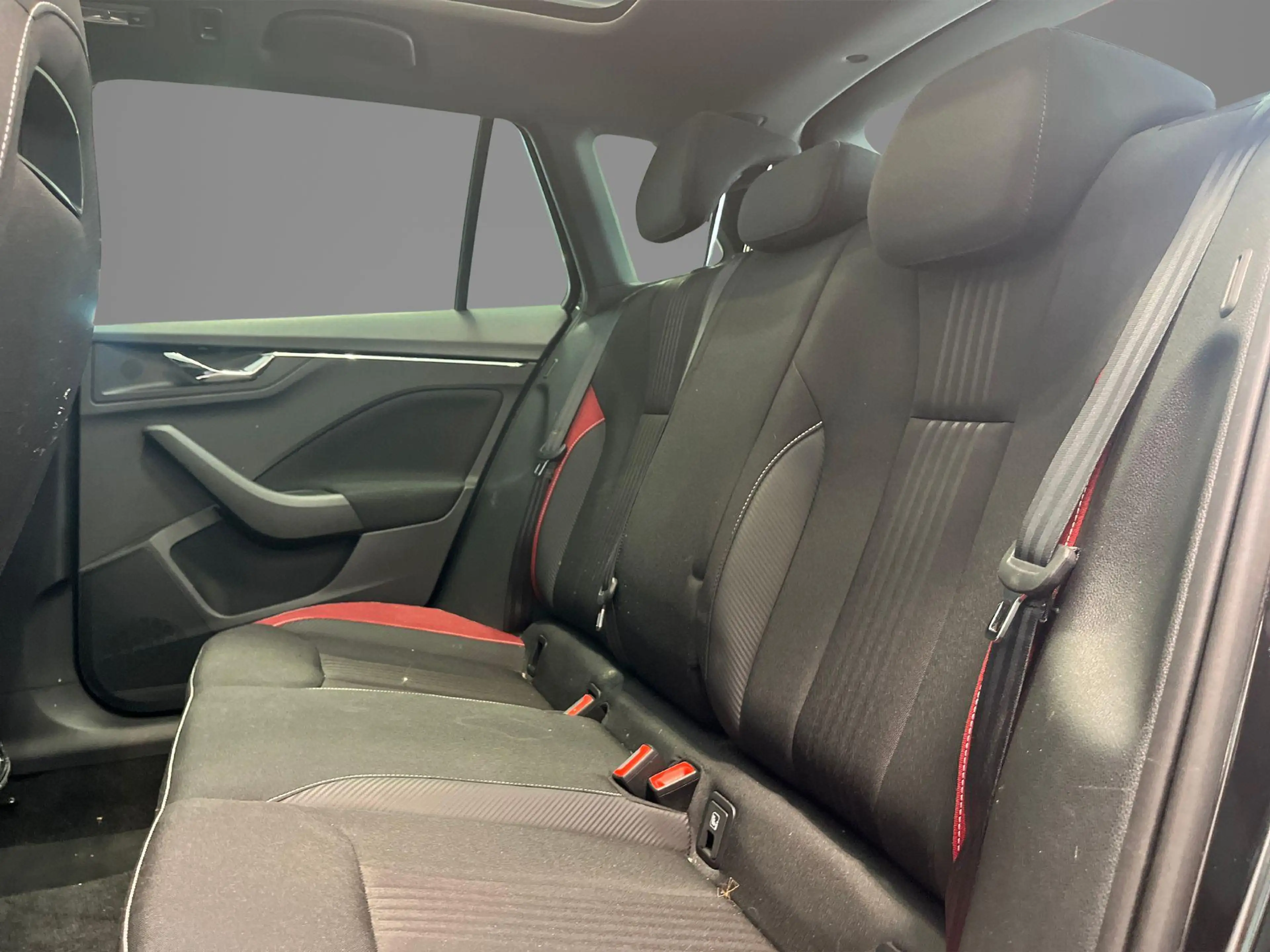 Skoda Kamiq 1.0 TSI 110pk DSG Sport Business · Camera · Panora — photo 10