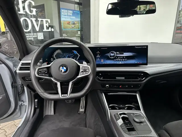 BMW 3 Series view 5