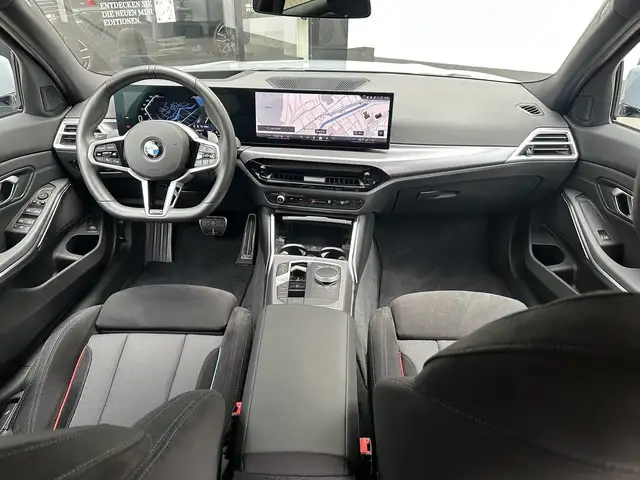 BMW 3 Series view 13