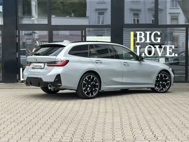 BMW 3 Series view 2