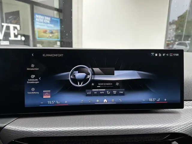 BMW 3 Series view 10