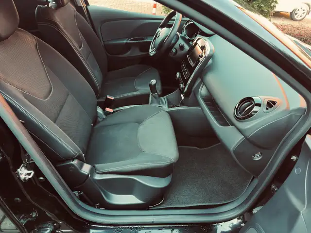 Renault Clio view 11