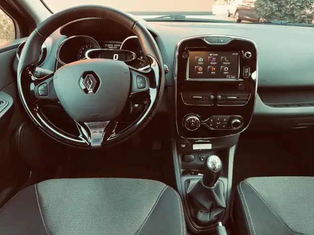 Renault Clio view 7