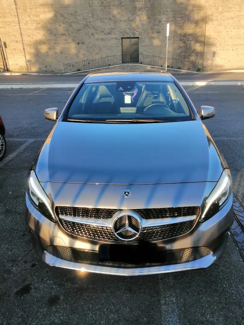 Mercedes-Benz A 180 A 180 d Automatic Sport Grijs - 1