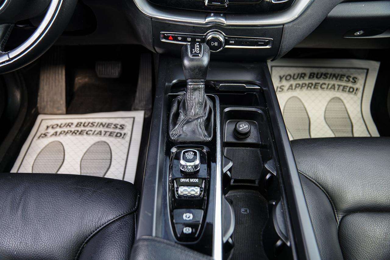 2020 Volvo XC60 Momentum T6 AWD | NO ACCIDENT|PANO | NAVI | CAM | thumb 18