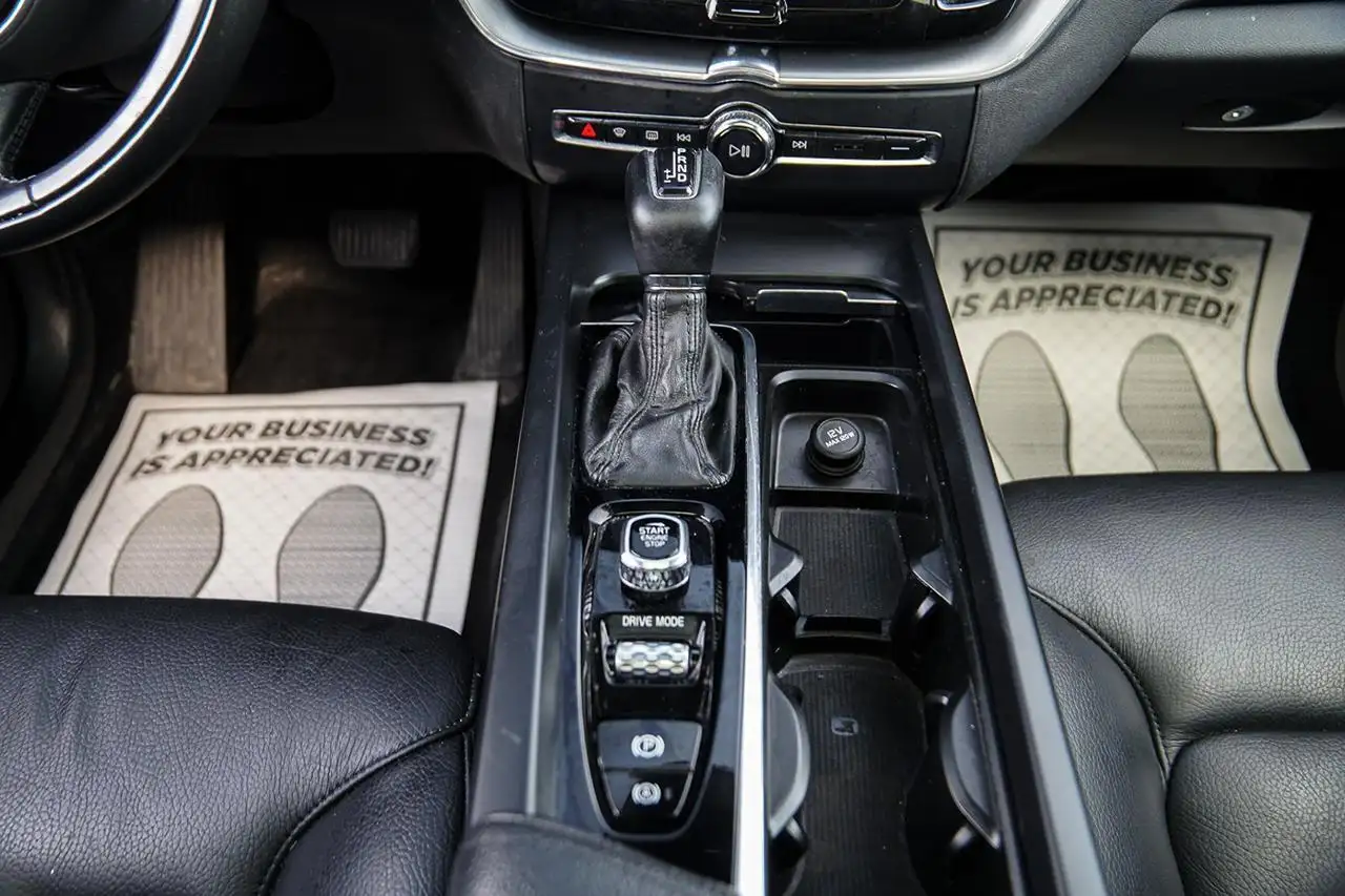 Volvo XC60 снимка Volvo XC60