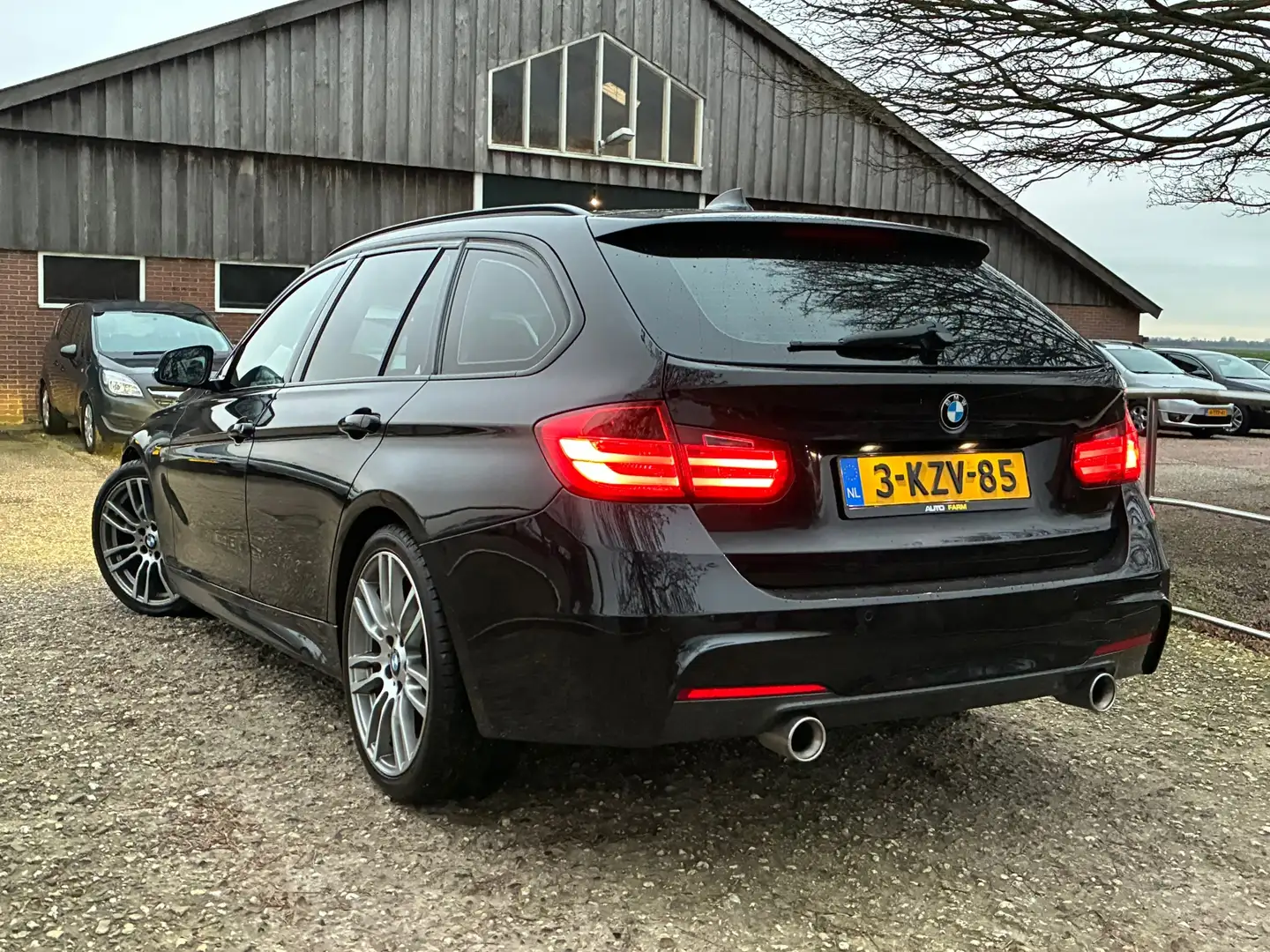 BMW 330 3-serie Touring 330d High Executive | M-Pakket + C Zwart - 2