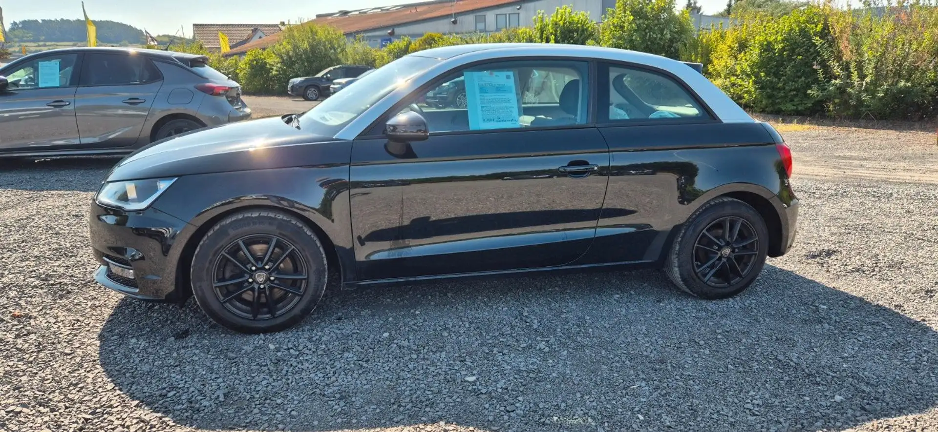 Audi A1 Multi Media SHZ PDC 8 fach Noir - 2