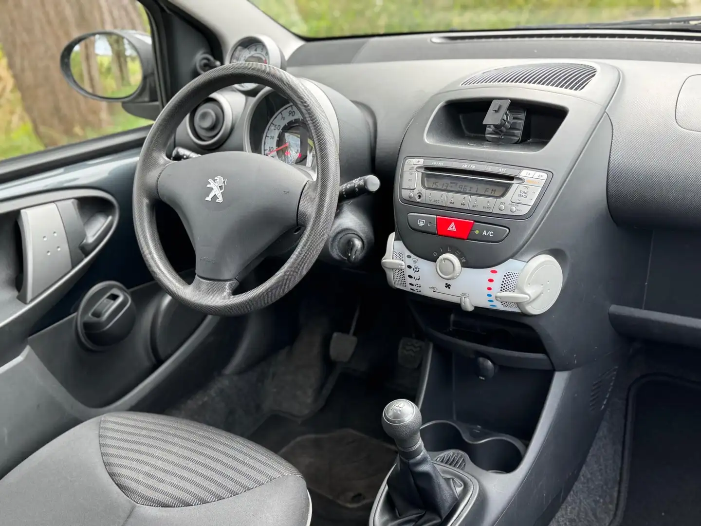 Peugeot 107 1.0 Active 2012 5D LED/AIRCO/CV/ELEKRAMEN/NWAPK Grijs - 2