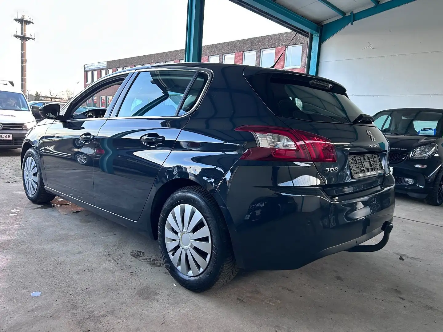 Peugeot 308 Allure Schwarz - 2