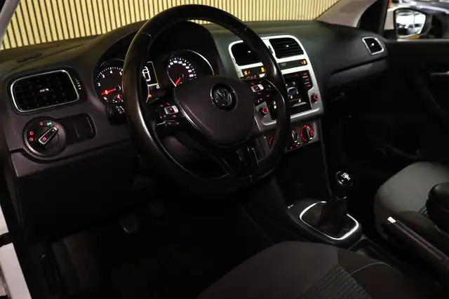 Volkswagen Polo view 21