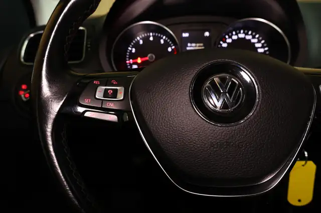 Volkswagen Polo view 12