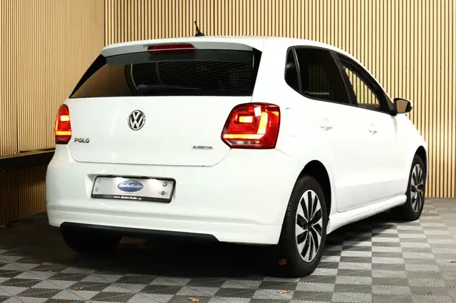 Volkswagen Polo view 3