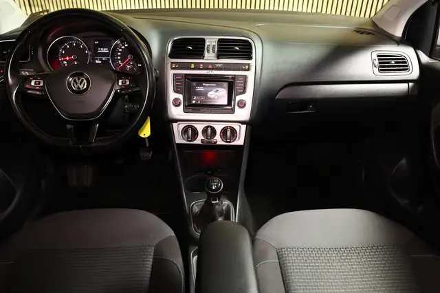 Volkswagen Polo view 2