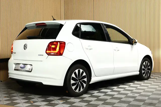 Volkswagen Polo view 5
