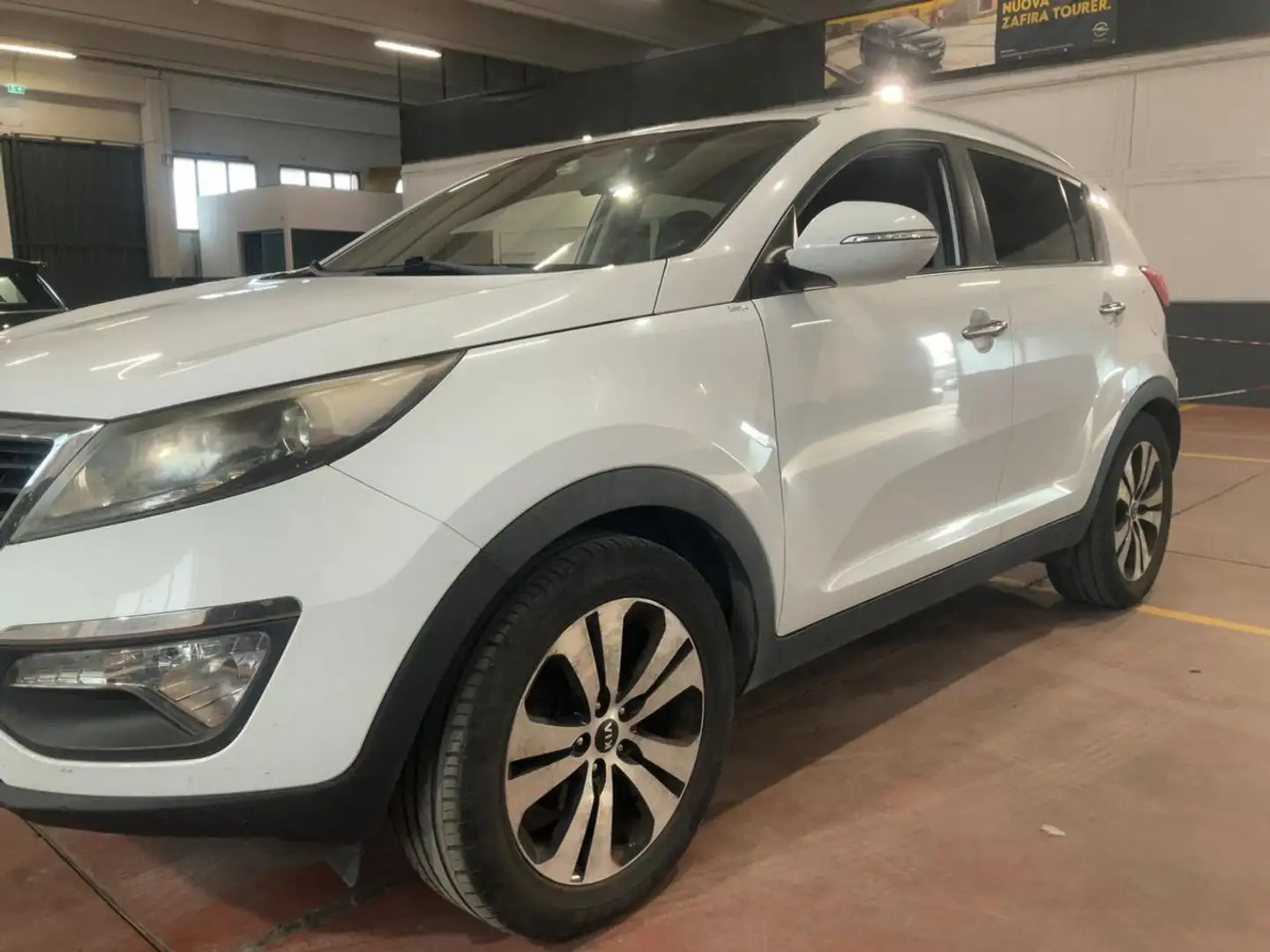 Kia Sportage 1.7 CRDI VGT 2WD Active Weiß - 2