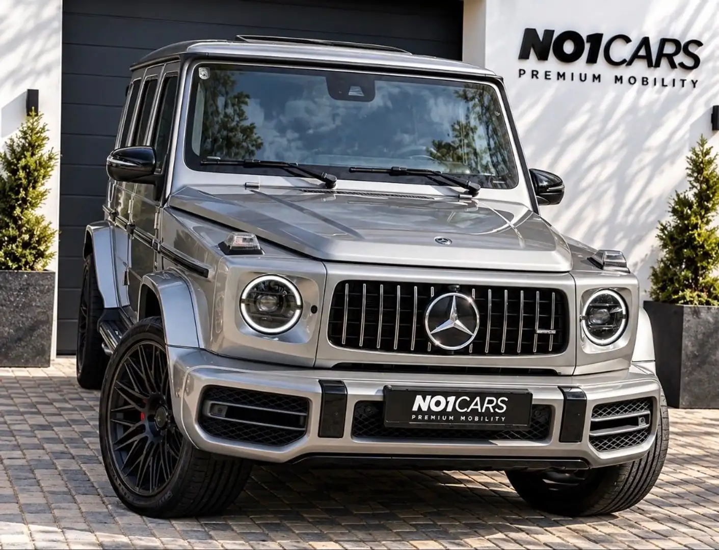 Mercedes-Benz G 63 AMG G63 4MATIC / *PANO*Massage*Top Silber - 1