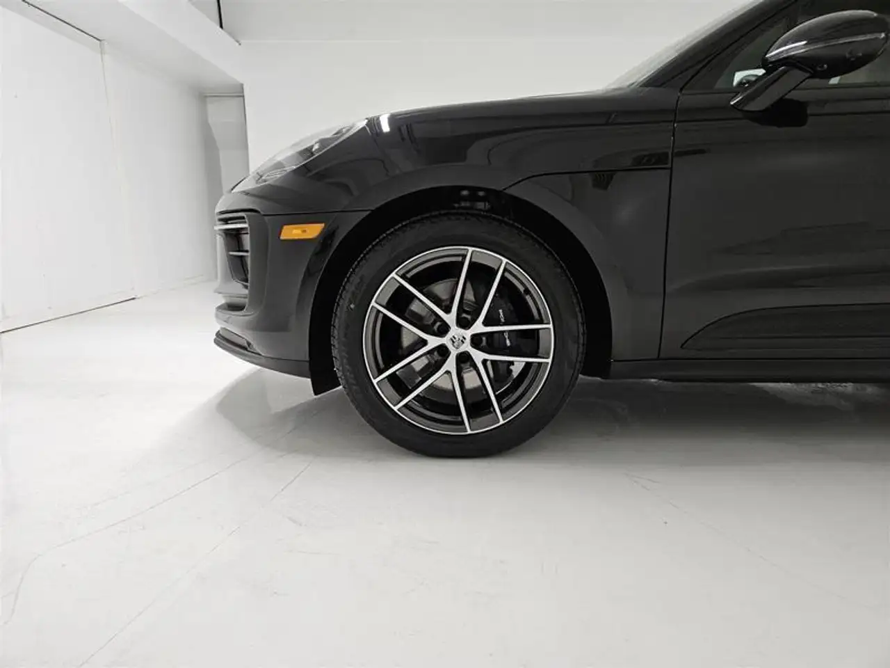 Porsche Macan photo Porsche Macan