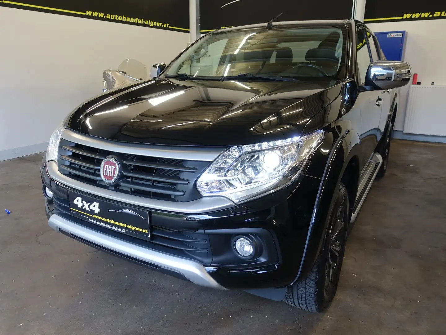 Fiat Fullback Double Cab LX Basis Schwarz - 1